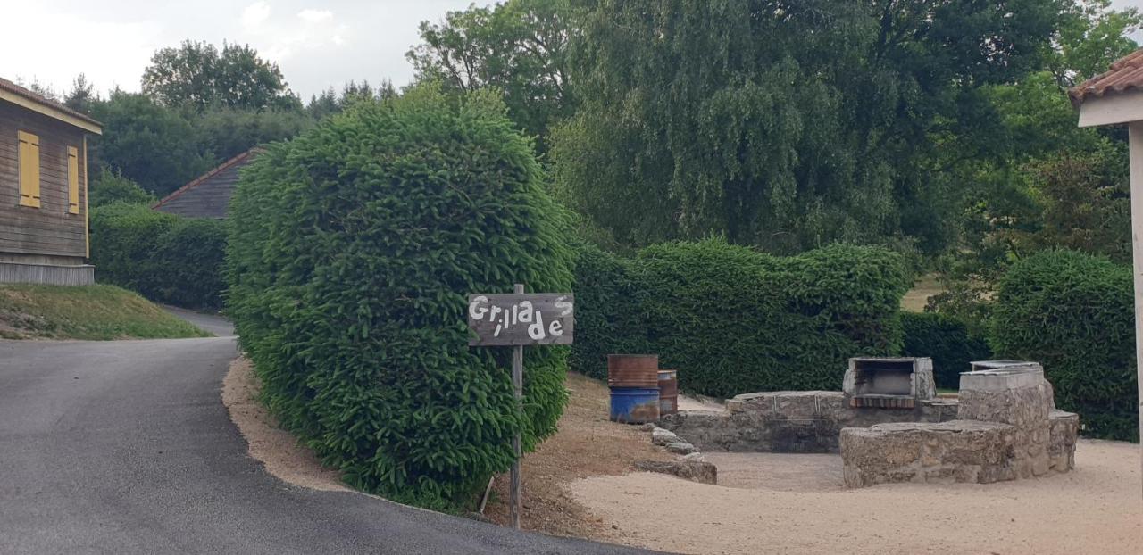 Les Chalets De La Margeride Blavignac Exterior foto