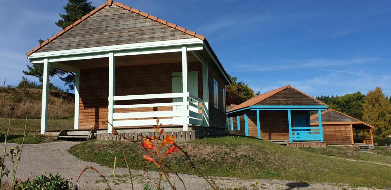 Les Chalets De La Margeride Blavignac Exterior foto